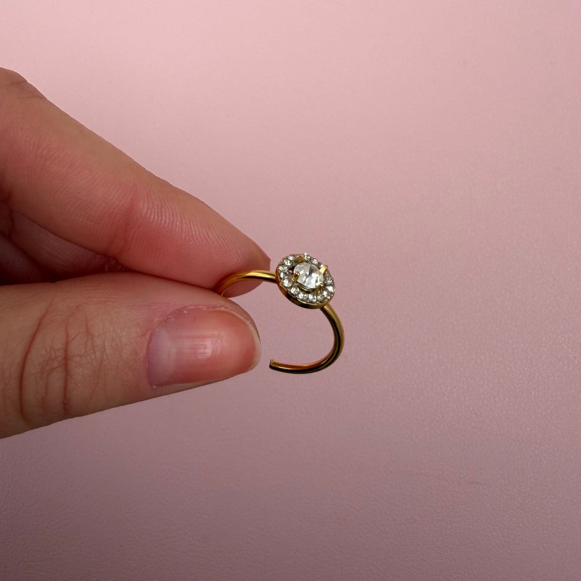 Zlatni prsten sa cirkonima